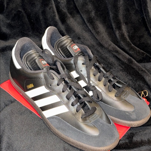 Adidas SAMBAS Black and White INDOOR SOCCER SHOES - Picture 9 of 17
